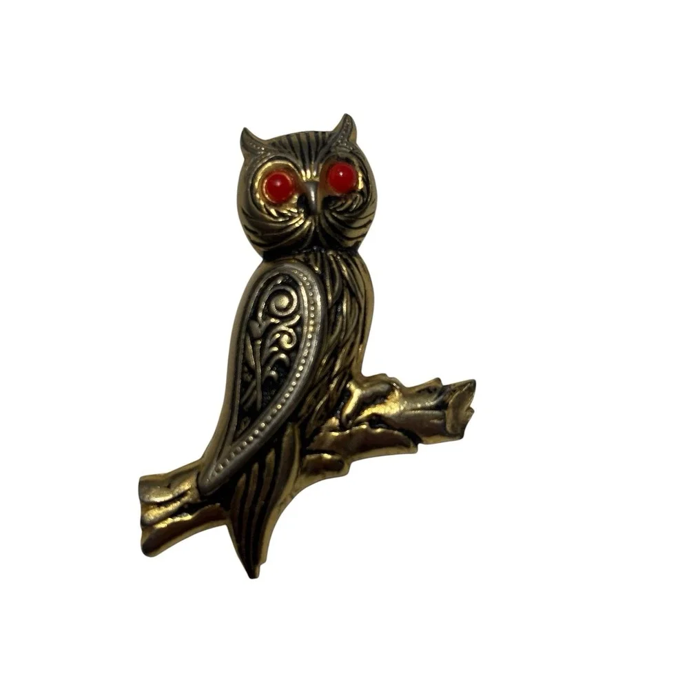 Vintage  Spain Gold Tone Intricate Damascene style Red Eye Owl Bird Brooch Pin